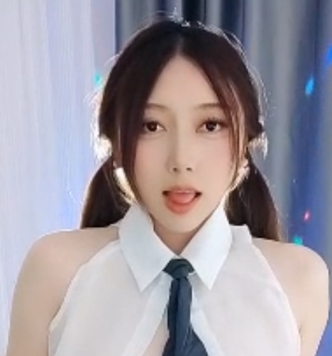 可甜可欲的大罩杯美女，收藏百度ED2K，视频大小适中